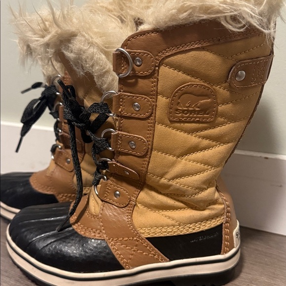 Kids Sorel Tofino II | Cream Faux Fur Lined Boots - Black & Tan - kids size 1 - Picture 5 of 7